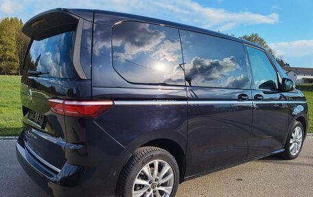 Volkswagen Multivan, 2022 год, 6 600 000 рублей, 6 фотография