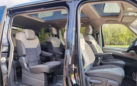 Volkswagen Multivan, 2022 год, 6 600 000 рублей, 11 фотография