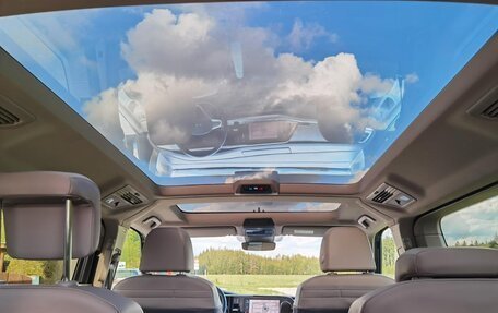 Volkswagen Multivan, 2022 год, 6 600 000 рублей, 12 фотография