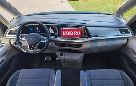 Volkswagen Multivan, 2022 год, 6 600 000 рублей, 15 фотография