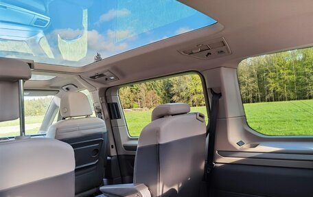 Volkswagen Multivan, 2022 год, 6 600 000 рублей, 27 фотография