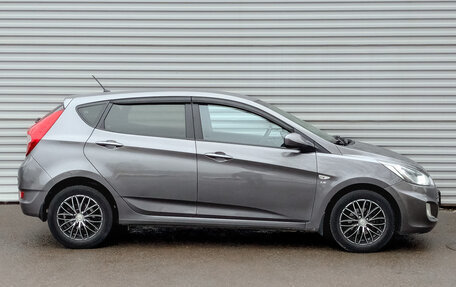 Hyundai Solaris II рестайлинг, 2013 год, 995 000 рублей, 4 фотография