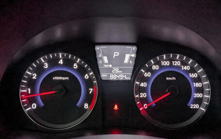 Hyundai Solaris II рестайлинг, 2013 год, 995 000 рублей, 16 фотография