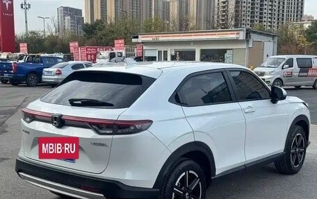 Honda Vezel, 2022 год, 1 700 000 рублей, 4 фотография