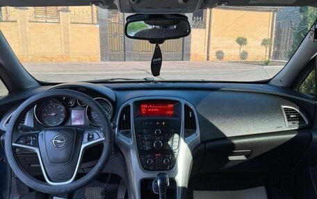 Opel Astra J, 2011 год, 650 000 рублей, 11 фотография