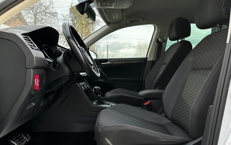 Volkswagen Tiguan II, 2018 год, 2 099 000 рублей, 7 фотография