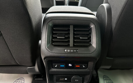 Volkswagen Tiguan II, 2018 год, 2 099 000 рублей, 14 фотография