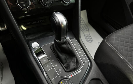 Volkswagen Tiguan II, 2018 год, 2 099 000 рублей, 12 фотография