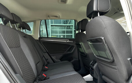 Volkswagen Tiguan II, 2018 год, 2 099 000 рублей, 18 фотография