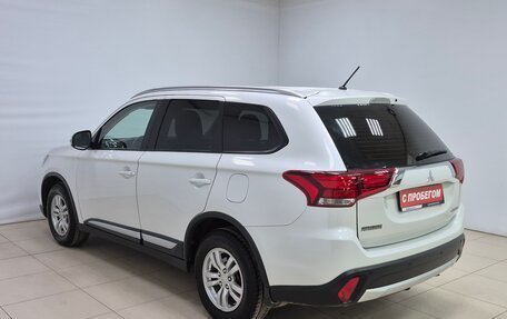 Mitsubishi Outlander III рестайлинг 3, 2016 год, 1 740 000 рублей, 6 фотография