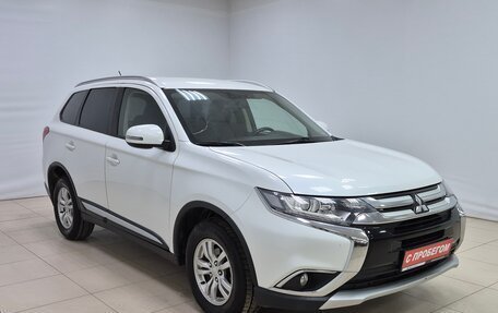 Mitsubishi Outlander III рестайлинг 3, 2016 год, 1 740 000 рублей, 3 фотография