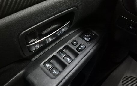 Mitsubishi Outlander III рестайлинг 3, 2016 год, 1 740 000 рублей, 8 фотография