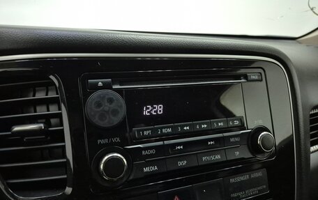 Mitsubishi Outlander III рестайлинг 3, 2016 год, 1 740 000 рублей, 17 фотография