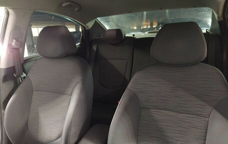 Hyundai Solaris II рестайлинг, 2015 год, 1 110 000 рублей, 10 фотография