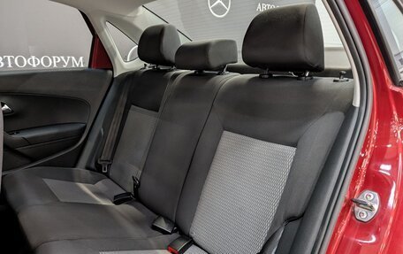 Volkswagen Polo VI (EU Market), 2012 год, 950 000 рублей, 24 фотография