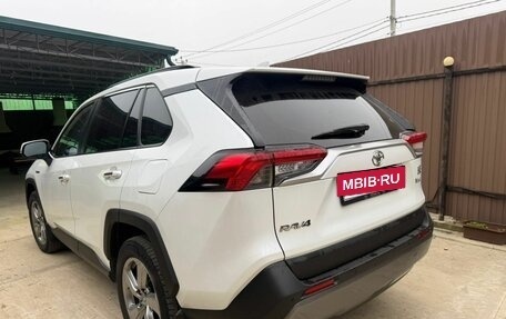 Toyota RAV4, 2020 год, 2 950 000 рублей, 7 фотография