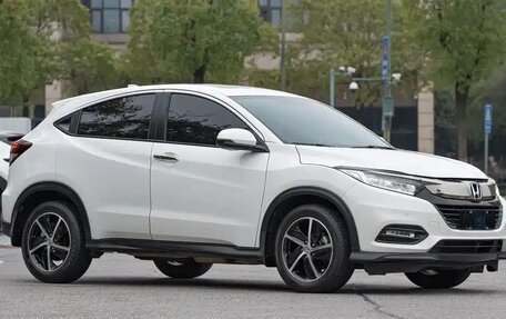 Honda Vezel, 2021 год, 1 915 000 рублей, 4 фотография