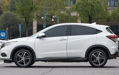 Honda Vezel, 2021 год, 1 915 000 рублей, 5 фотография