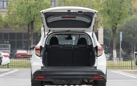 Honda Vezel, 2021 год, 1 915 000 рублей, 9 фотография