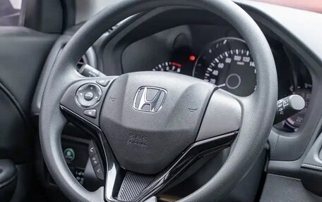 Honda Vezel, 2021 год, 1 915 000 рублей, 17 фотография