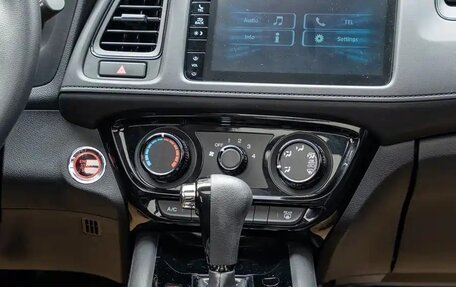 Honda Vezel, 2021 год, 1 915 000 рублей, 18 фотография