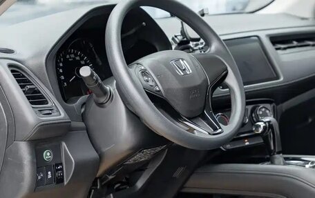 Honda Vezel, 2021 год, 1 915 000 рублей, 20 фотография
