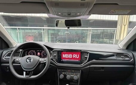 Volkswagen T-Roc I, 2022 год, 1 875 697 рублей, 10 фотография