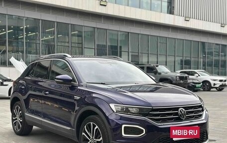 Volkswagen T-Roc I, 2022 год, 1 875 697 рублей, 3 фотография