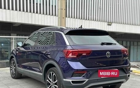 Volkswagen T-Roc I, 2022 год, 1 875 697 рублей, 6 фотография