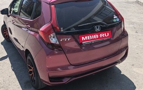 Honda Fit III, 2018 год, 1 150 000 рублей, 5 фотография