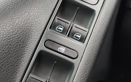 Volkswagen Tiguan I, 2011 год, 1 000 000 рублей, 36 фотография