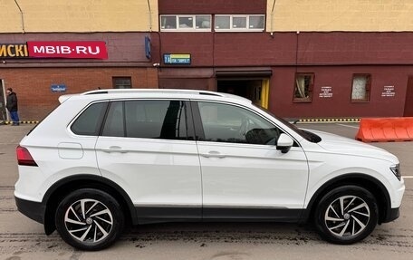 Volkswagen Tiguan II, 2018 год, 3 050 000 рублей, 3 фотография