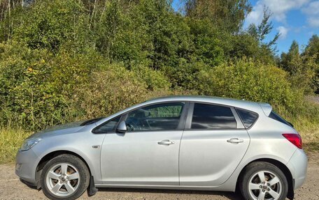 Opel Astra J, 2011 год, 750 000 рублей, 4 фотография