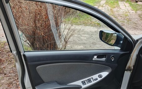 Hyundai Solaris II рестайлинг, 2014 год, 600 000 рублей, 8 фотография