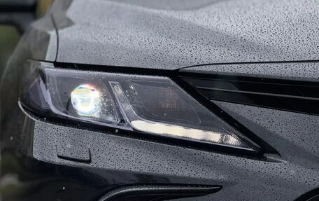 Toyota Camry, 2022 год, 2 300 000 рублей, 8 фотография