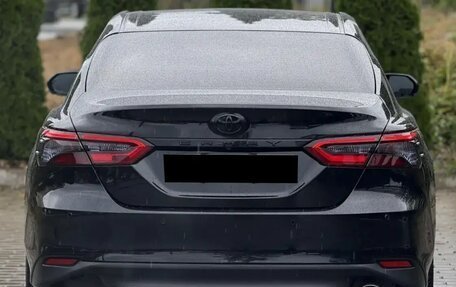 Toyota Camry, 2022 год, 2 300 000 рублей, 3 фотография