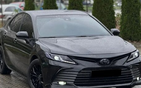 Toyota Camry, 2022 год, 2 300 000 рублей, 10 фотография
