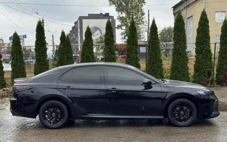 Toyota Camry, 2022 год, 2 300 000 рублей, 4 фотография