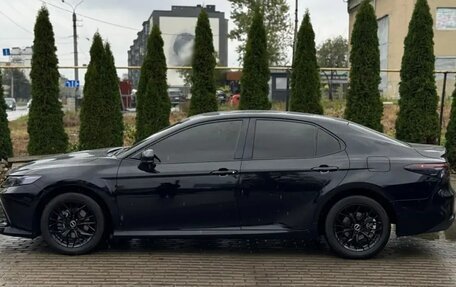 Toyota Camry, 2022 год, 2 300 000 рублей, 2 фотография