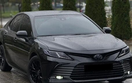 Toyota Camry, 2022 год, 2 300 000 рублей, 5 фотография