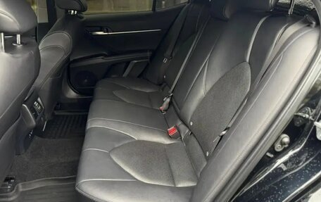 Toyota Camry, 2022 год, 2 300 000 рублей, 17 фотография