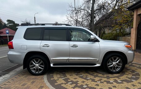 Toyota Land Cruiser 200, 2015 год, 3 590 000 рублей, 10 фотография
