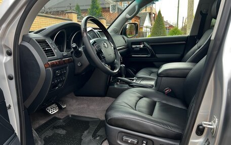 Toyota Land Cruiser 200, 2015 год, 3 590 000 рублей, 16 фотография