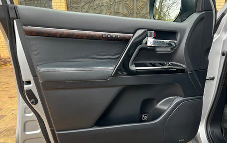 Toyota Land Cruiser 200, 2015 год, 3 590 000 рублей, 13 фотография