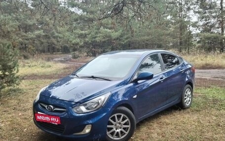 Hyundai Solaris II рестайлинг, 2012 год, 550 000 рублей, 5 фотография