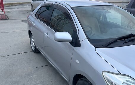 Toyota Belta, 2005 год, 750 000 рублей, 2 фотография
