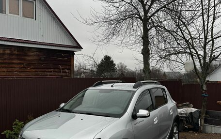 Renault Sandero II рестайлинг, 2021 год, 1 200 000 рублей, 2 фотография