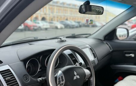 Mitsubishi Outlander III рестайлинг 3, 2010 год, 1 050 000 рублей, 5 фотография