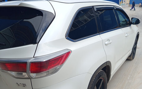 Toyota Highlander III, 2013 год, 1 500 000 рублей, 4 фотография