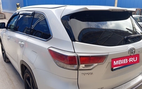 Toyota Highlander III, 2013 год, 1 500 000 рублей, 3 фотография